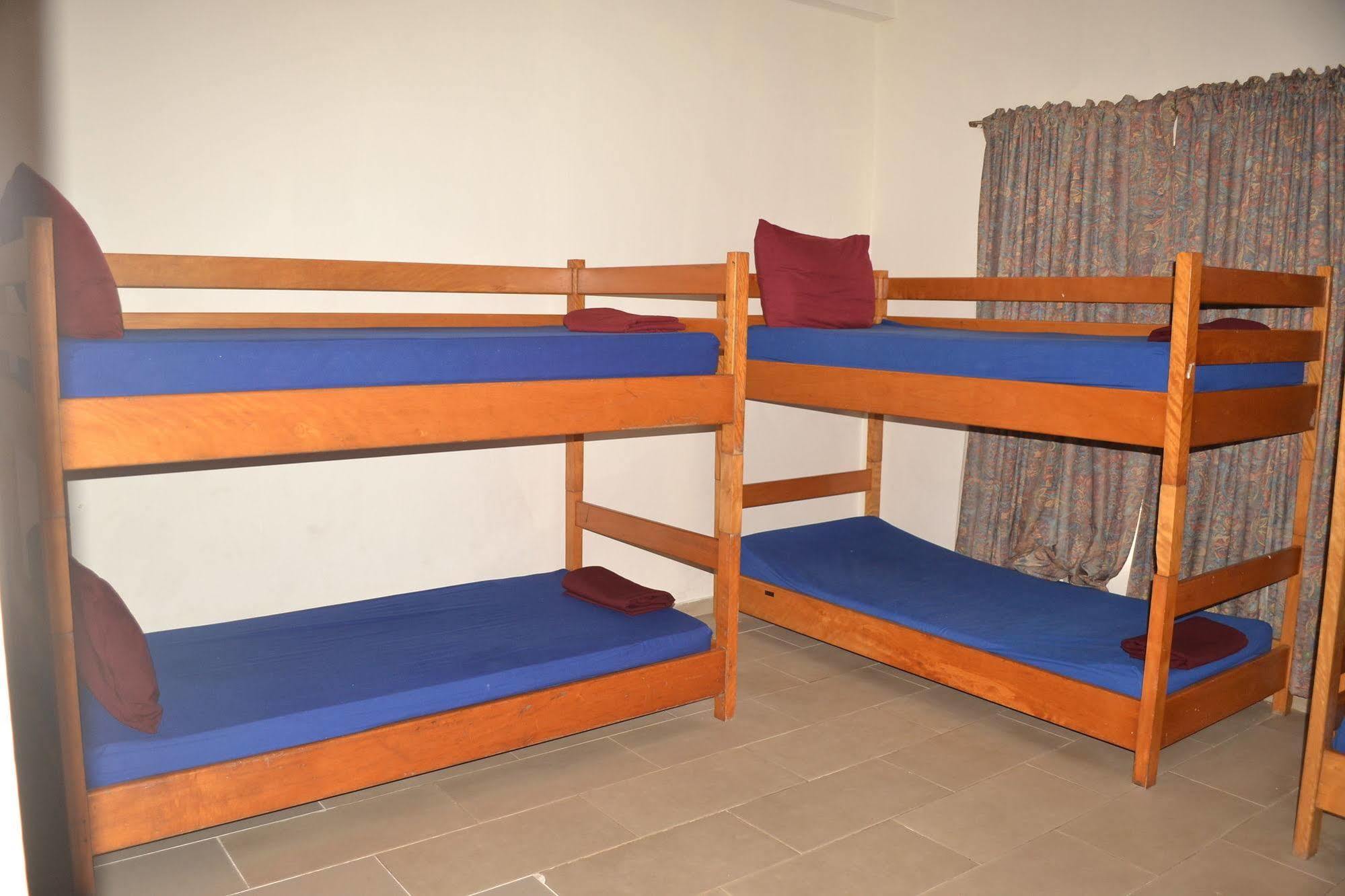 Pink Hostel Accra Esterno foto