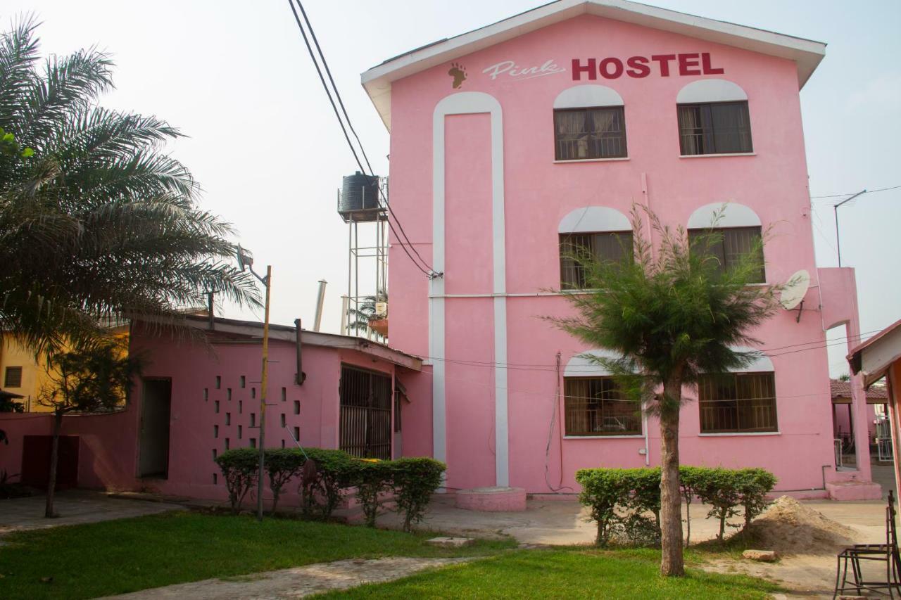 Pink Hostel Accra Esterno foto