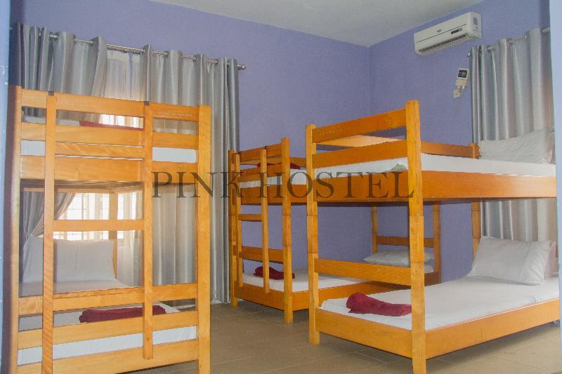 Pink Hostel Accra Esterno foto