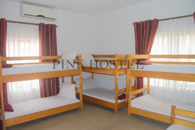 Pink Hostel Accra Esterno foto