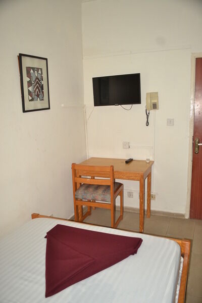 Pink Hostel Accra Esterno foto